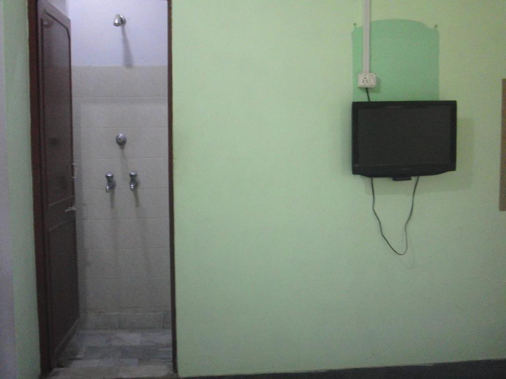 Shivakashi Guest House Varanasi Oda fotoğraf